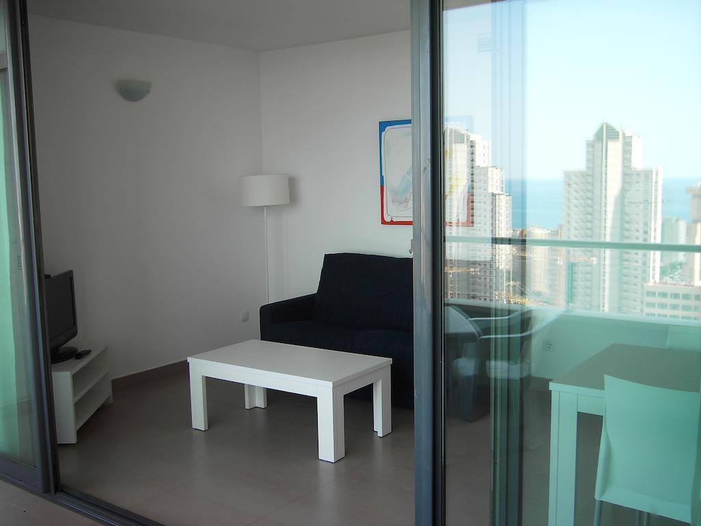 Apartamentos Con Terraza Torre D'Oboe By Renthas Benidorm Oda fotoğraf