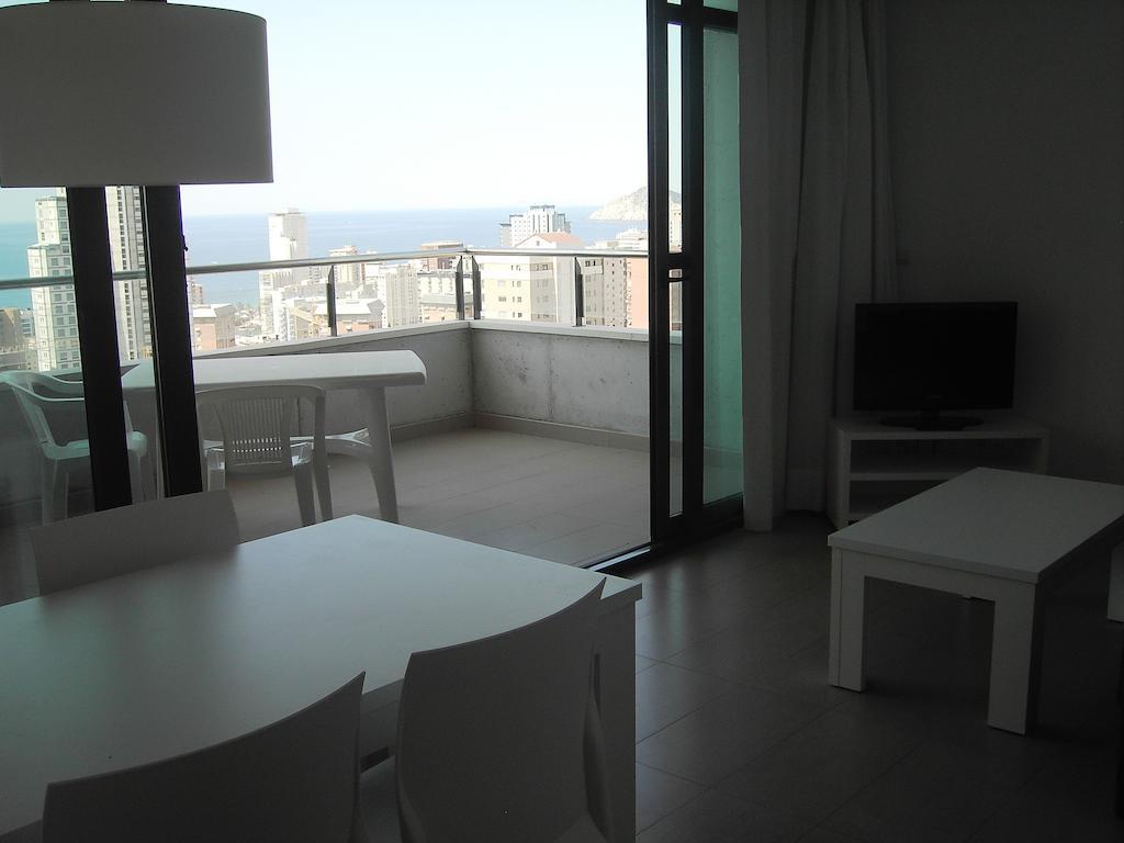 Apartamentos Con Terraza Torre D'Oboe By Renthas Benidorm Oda fotoğraf